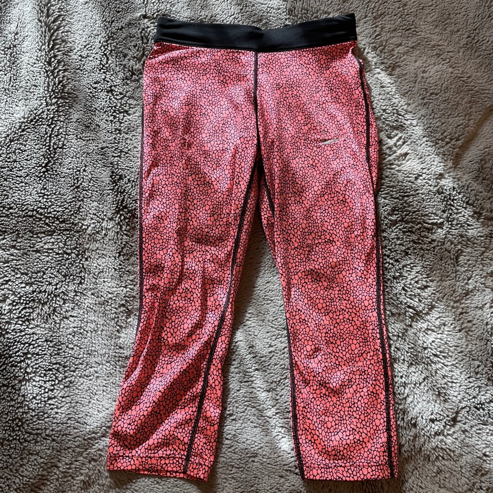 Nike cropped athletic leggings